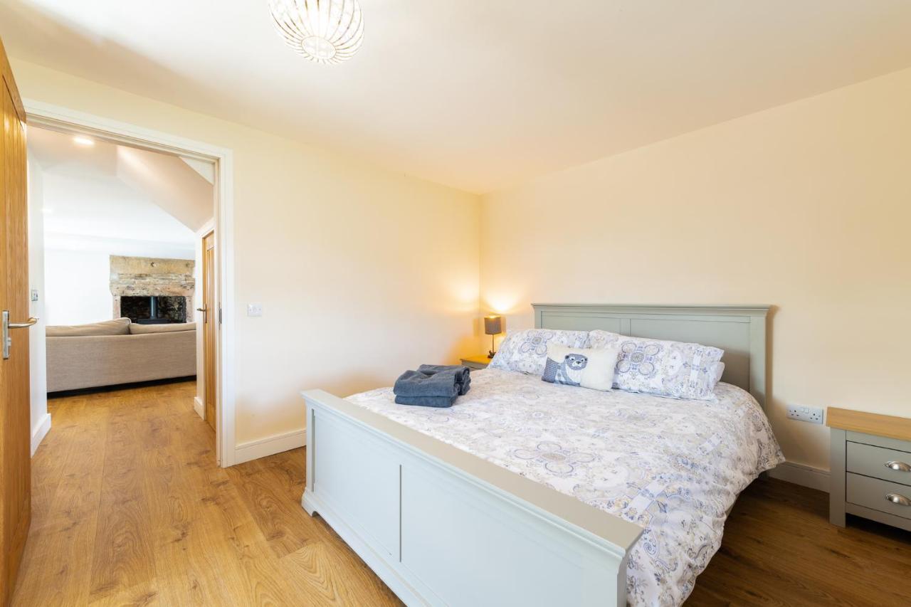 Nether Newton - Sleeps 12, Hottub, Sauna, Private Garden Newmilns Экстерьер фото