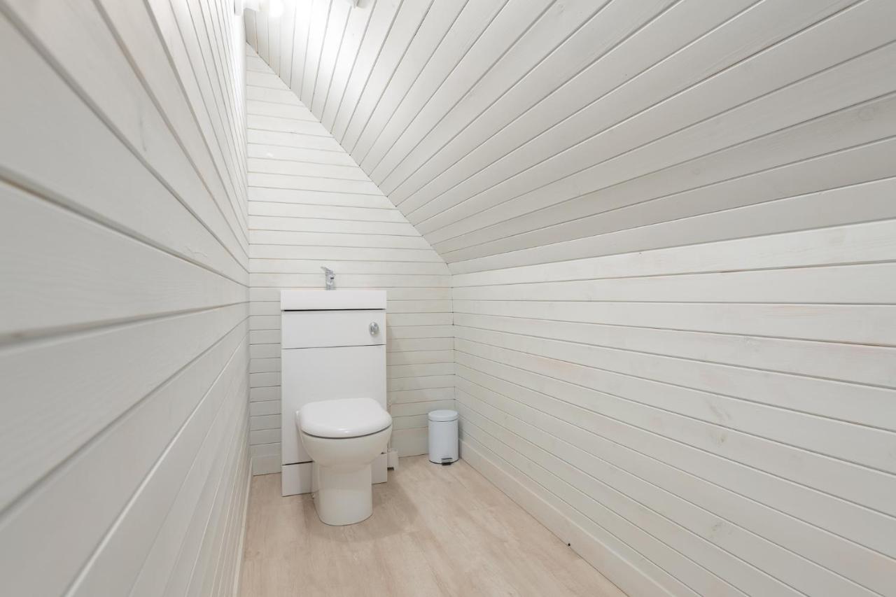 Nether Newton - Sleeps 12, Hottub, Sauna, Private Garden Newmilns Экстерьер фото