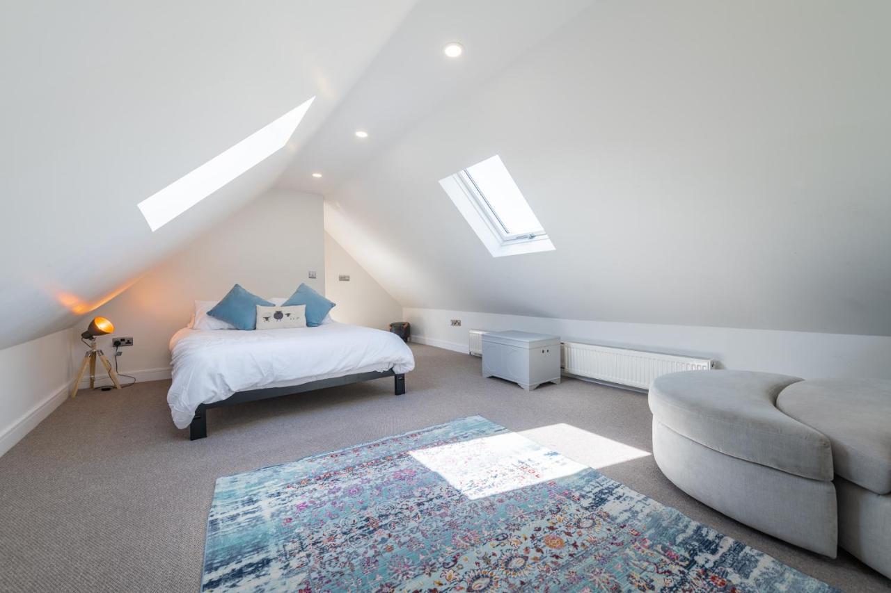 Nether Newton - Sleeps 12, Hottub, Sauna, Private Garden Newmilns Экстерьер фото