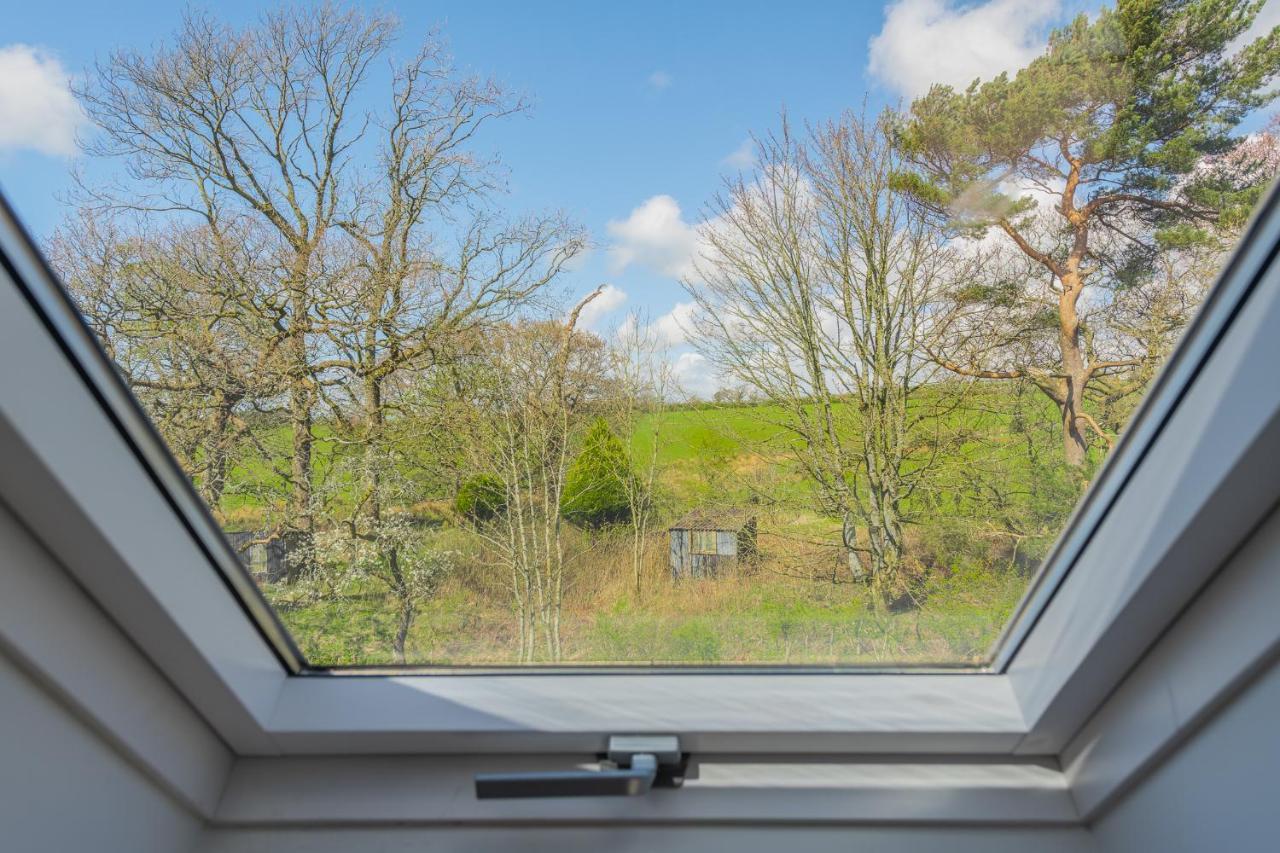 Nether Newton - Sleeps 12, Hottub, Sauna, Private Garden Newmilns Экстерьер фото