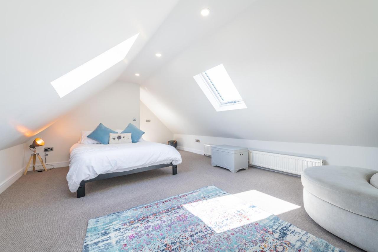 Nether Newton - Sleeps 12, Hottub, Sauna, Private Garden Newmilns Экстерьер фото