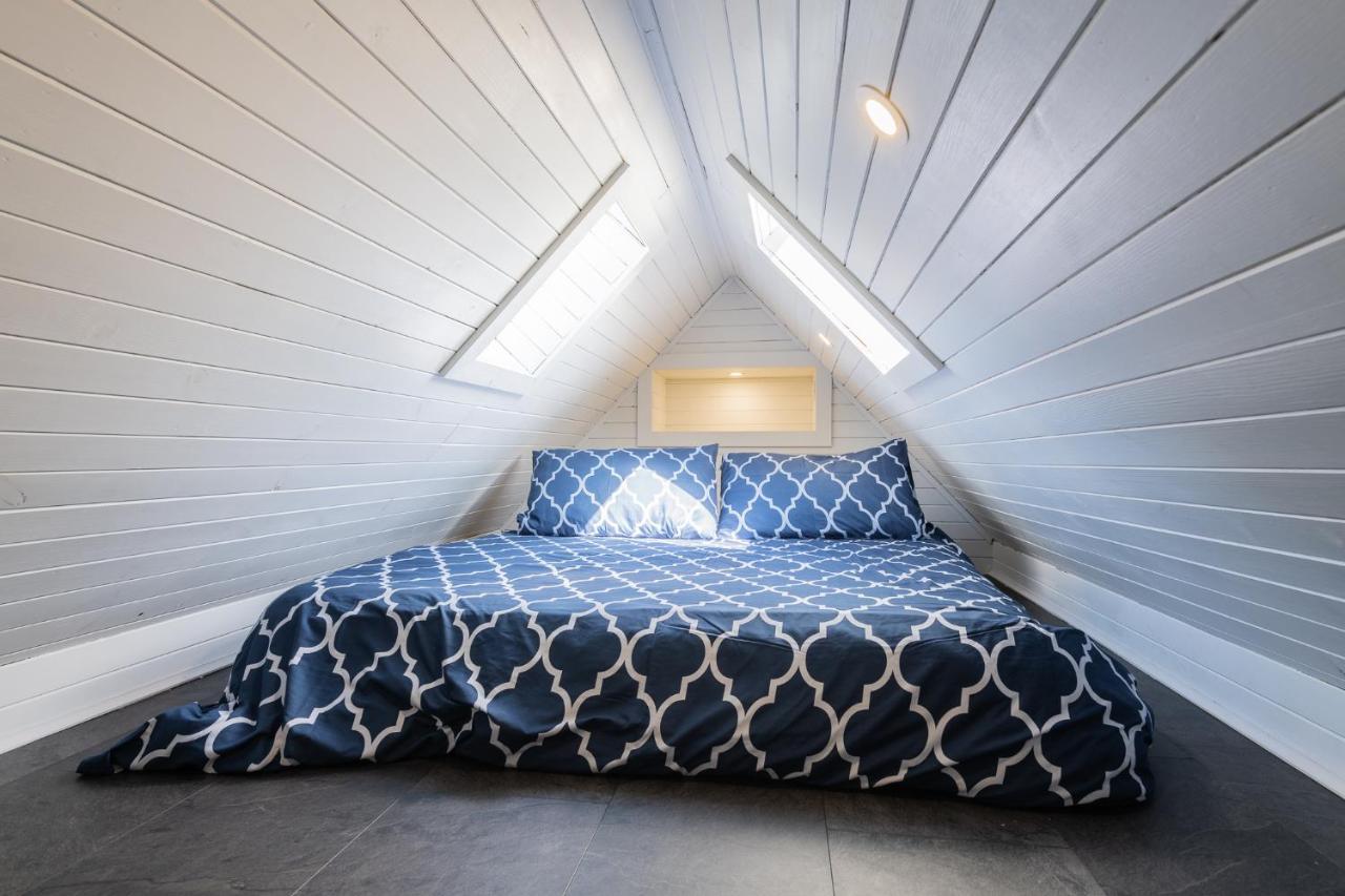 Nether Newton - Sleeps 12, Hottub, Sauna, Private Garden Newmilns Экстерьер фото